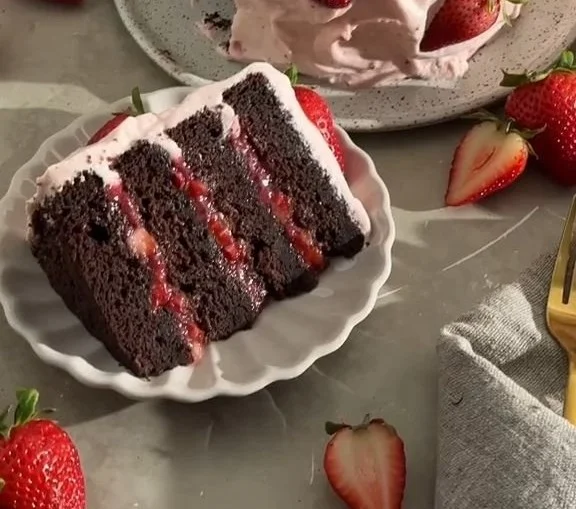 Strawberry Chocolate Cake