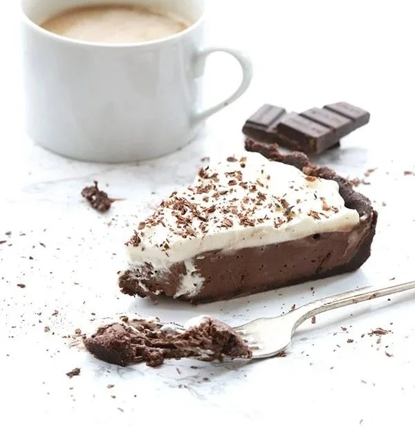 Creamy No-Bake Chocolate Mousse 4 Delicious creamy no-bake chocolate mousse in a dessert bowl.